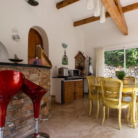 Les Manaux En Provence Bed & Breakfast Roquevaire Exterior photo